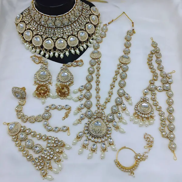 Classic_White_Premium_Necklace_Set_Default_Title