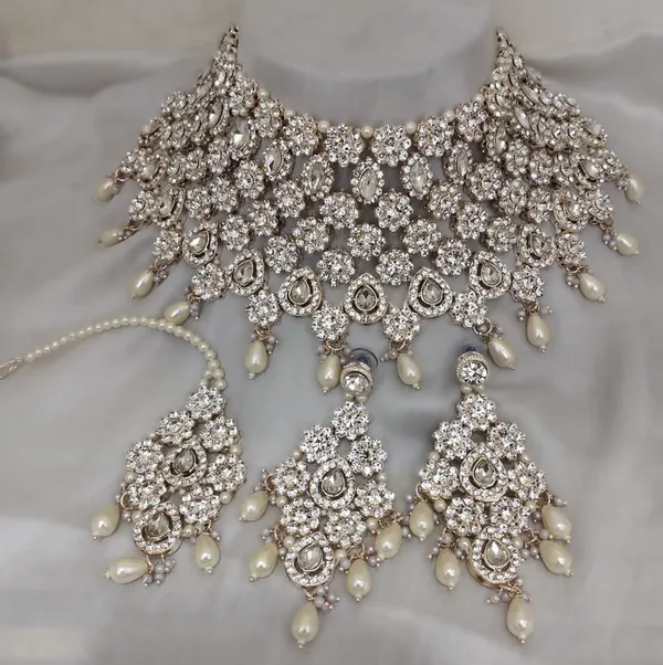 Bridal_Style_White_Necklace_Set_Metal_Imitation_Jewelry
