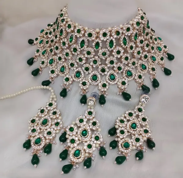 Luxury_Green_Necklace_Set_For_Special_Default_Title