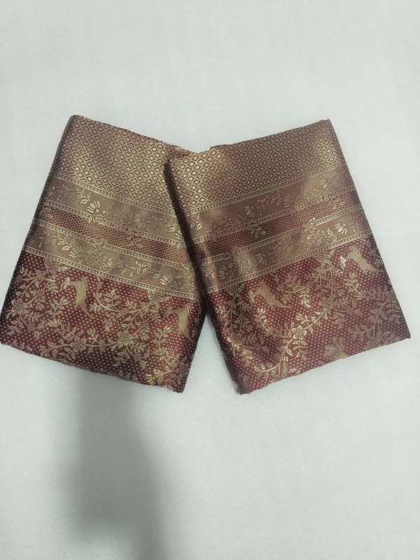 Maroon_Classic_Wear_Designer_Banarasi_Soft_Silk_Saree_Default_Title
