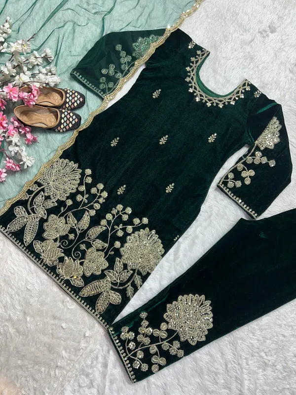 Green_Designer_Salwar_Suit_In_Heavy_Viscose_Velvet_With_Embroidery