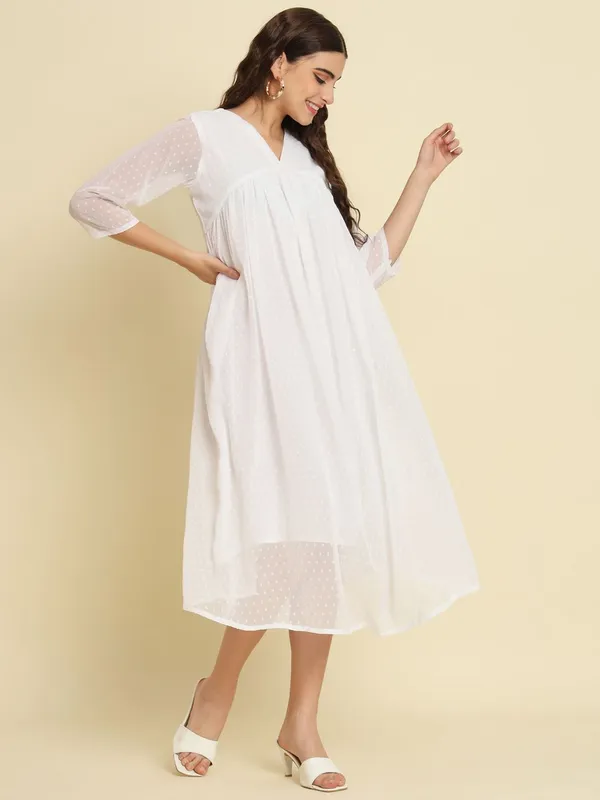 White_Stylish_Designer_Chiffon_Readymade_Kurti