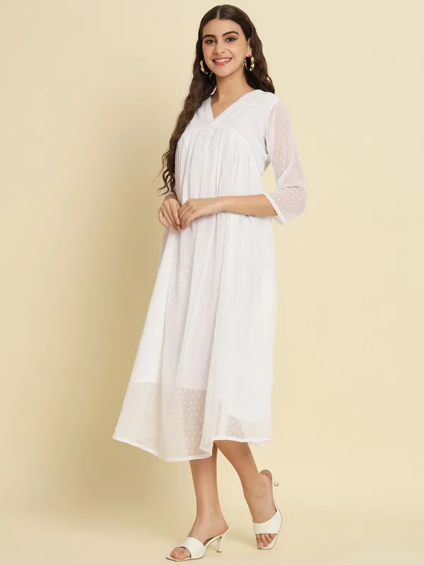 White_Stylish_Designer_Chiffon_Readymade_Kurti