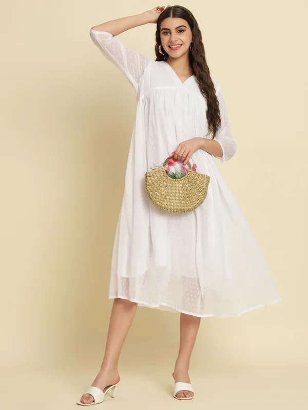 White_Stylish_Designer_Chiffon_Readymade_Kurti