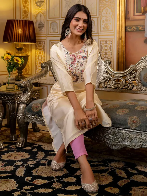 Off_White_Premium_Designer_Shimmer_Silk_Party_Wear_Kurti