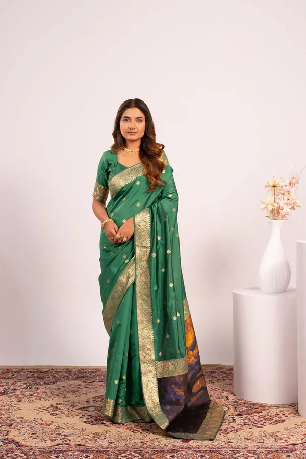 Rama_Green_Traditional_Banarasi_Silk_Saree_Default_Title