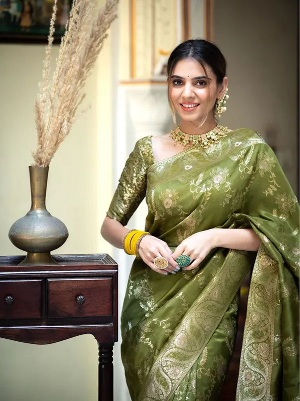 Mehendi_Green_Color_Designer_Classic_Traditional_Wear_Banarasi_Soft_Silk_Saree_Default_Title