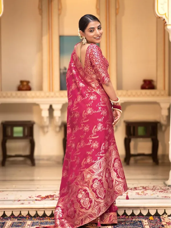 Premium_Pink_Classic_Traditional_Wear_Designer_Banarasi_Soft_Silk_Saree_Default_Title