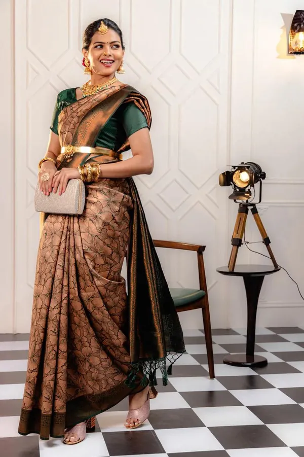 Multi_Green_Classic_Traditional_Designer_Banarasi_Soft_Silk_Saree_Default_Title