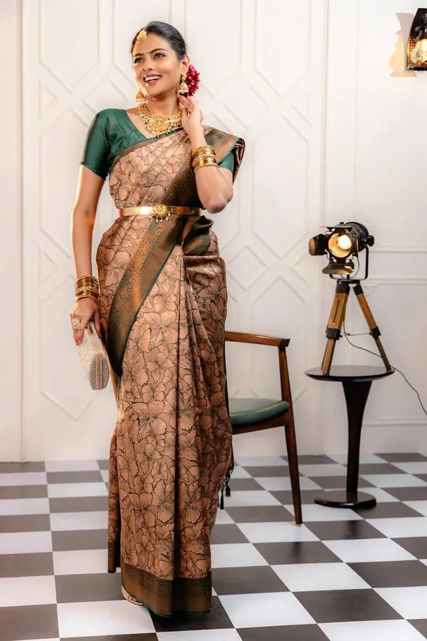 Multi_Green_Classic_Traditional_Designer_Banarasi_Soft_Silk_Saree_Default_Title