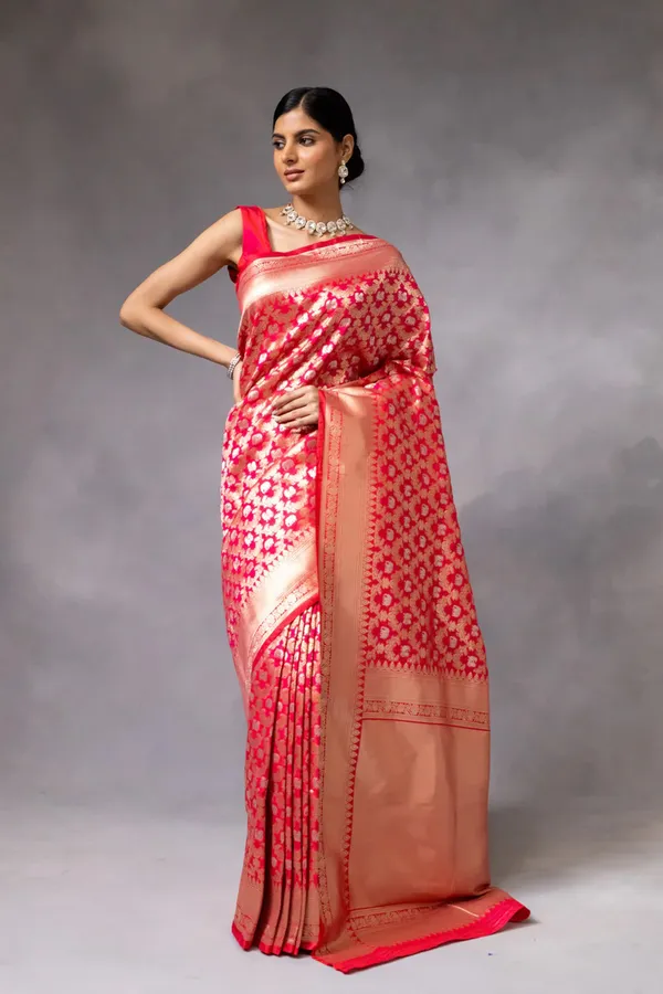 Red_Traditional_Zari_Banarasi_Soft_Silk_Saree_Default_Title