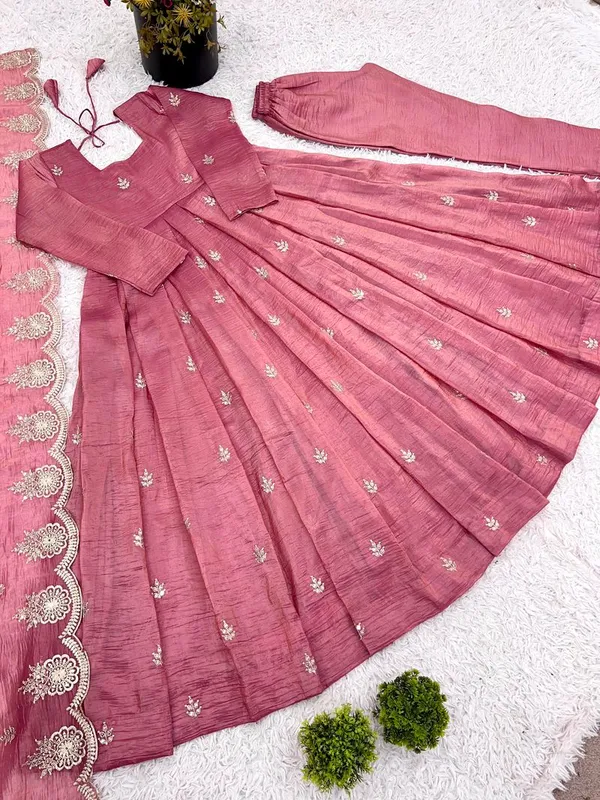 Pink_Heavy_Gold_Crush_Silk_Classic_Festive_Wear_Readymade_Suit