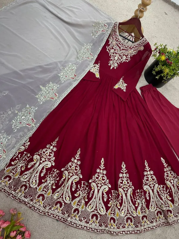 Maroon_Heavy_Georgette_Graceful_Traditional_Readymade_Suit