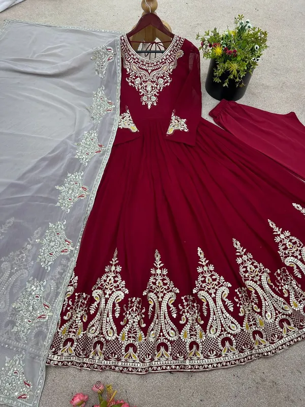 Maroon_Heavy_Georgette_Graceful_Traditional_Readymade_Suit