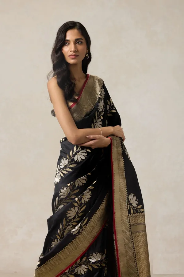 Black_Royal_Designer_Banarasi_Soft_Silk_Saree_Default_Title