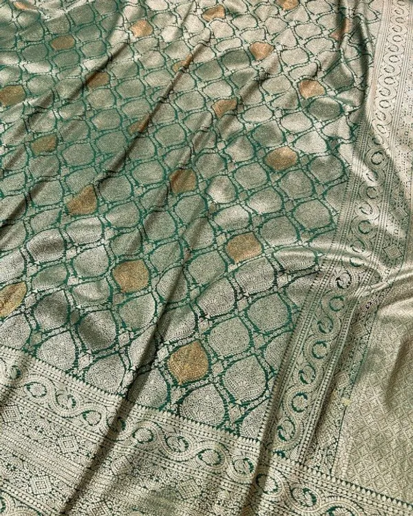 Green_Festive_Designer_Banarasi_Soft_Silk_Saree_Default_Title