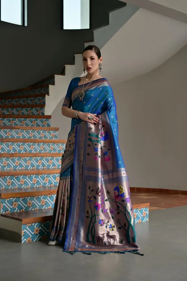 Blue_Classic_Designer_Banarasi_Silk_Paithani_Saree_Default_Title