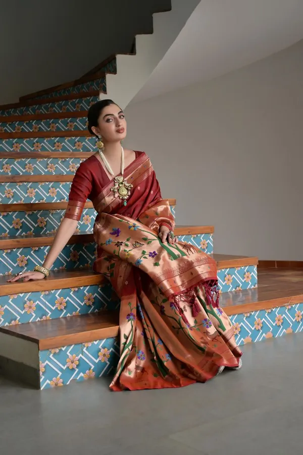 Maroon_Classic_Designer_Banarasi_Silk_Paithani_Saree_Default_Title