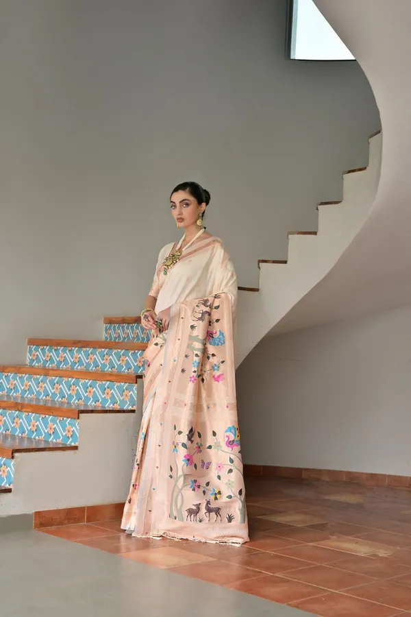 White_Classic_Designer_Banarasi_Silk_Paithani_Saree_Default_Title