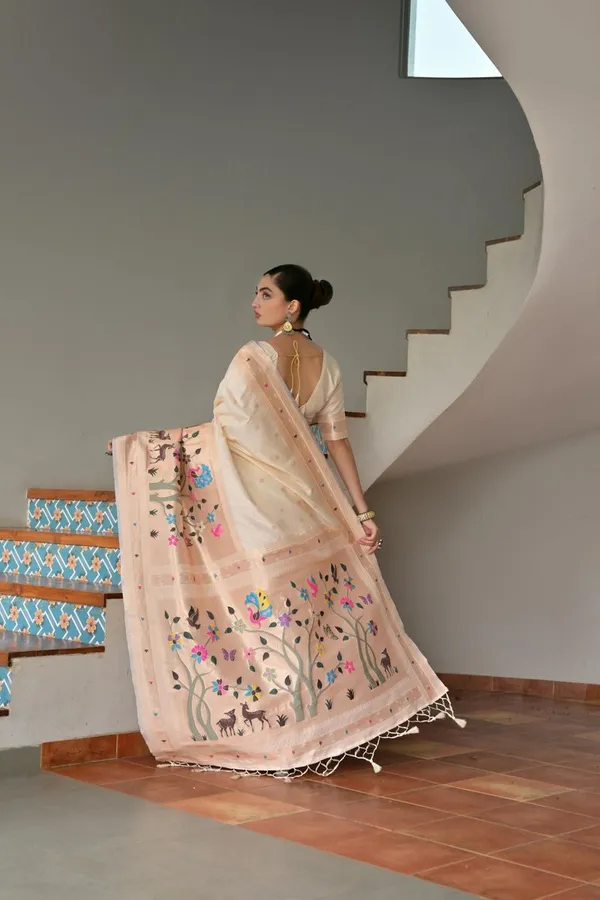 White_Classic_Designer_Banarasi_Silk_Paithani_Saree_Default_Title