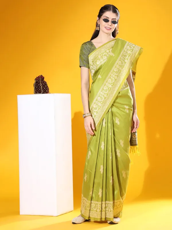 Mehendi_Green_Color_Premium_Designer_Soft_Raw_Silk_Saree_Default_Title