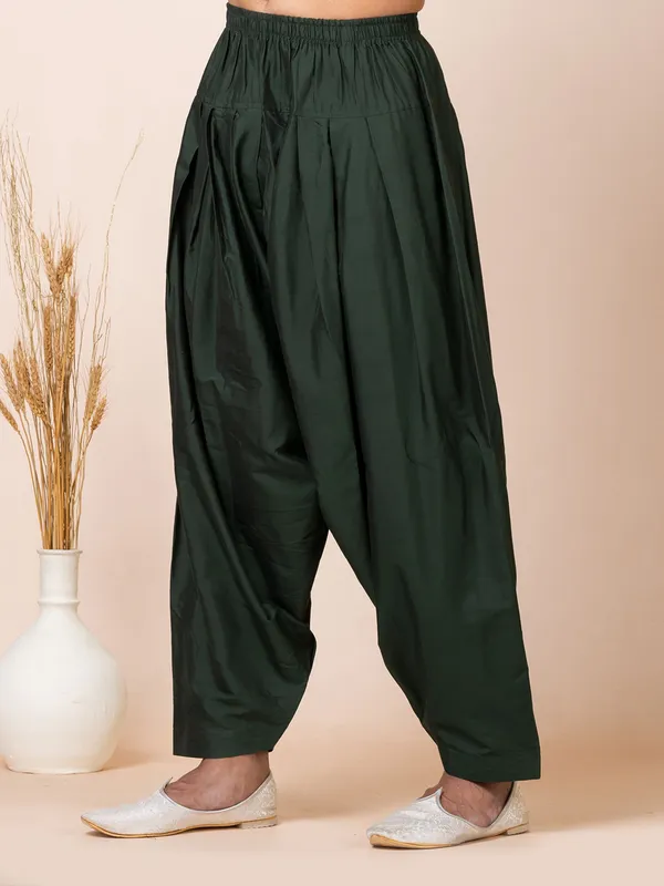 Green_Color_Ethnic_Wear_Pathani_Kurta_Set