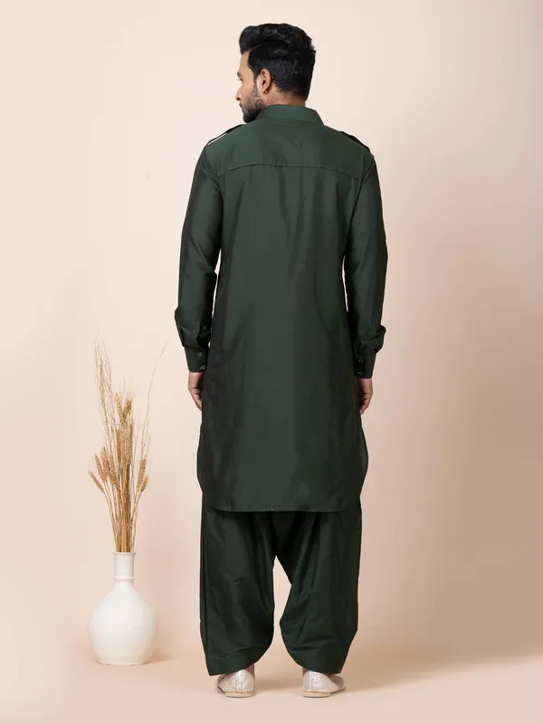 Green_Color_Ethnic_Wear_Pathani_Kurta_Set