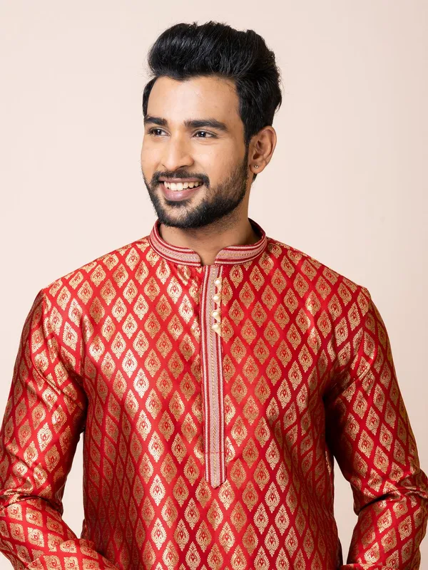 Red_Color_Traditional_Cotton_Jacquard_Kurta_Set