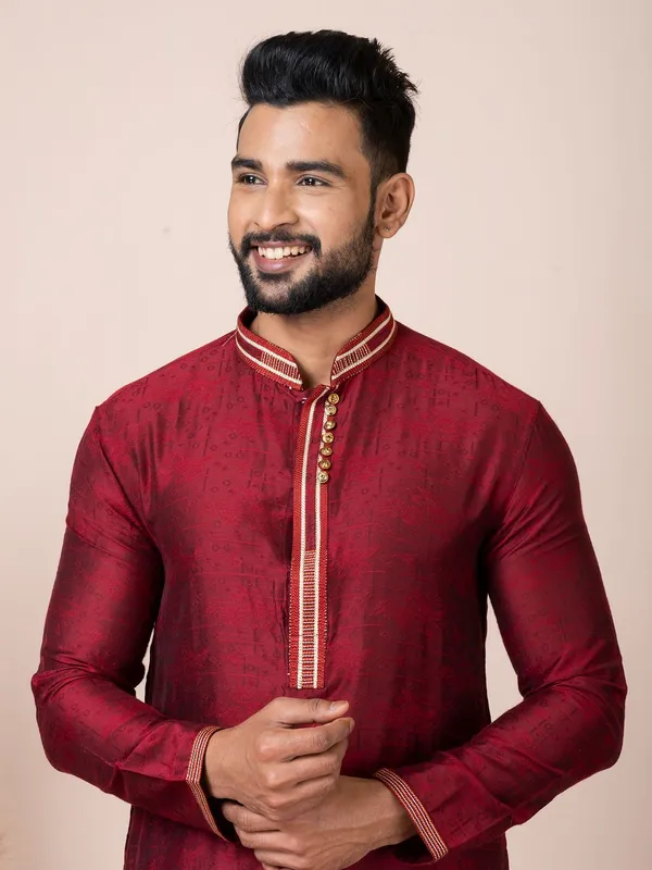 Maroon_Color_Traditional_Wear_Self_Jacquard_Silk_Kurta_Pyjama_Set