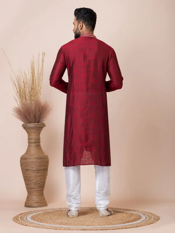 Maroon_Color_Traditional_Wear_Self_Jacquard_Silk_Kurta_Pyjama_Set