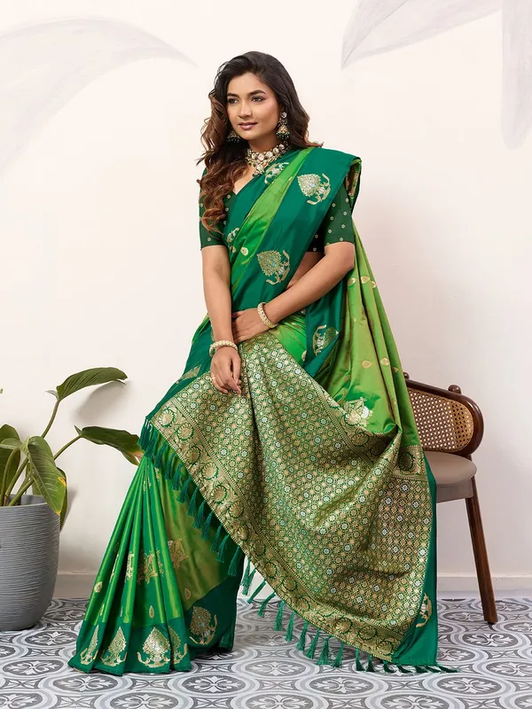 Green_Color_Party_Wear_Designer_Soft_Silk_Saree_Default_Title