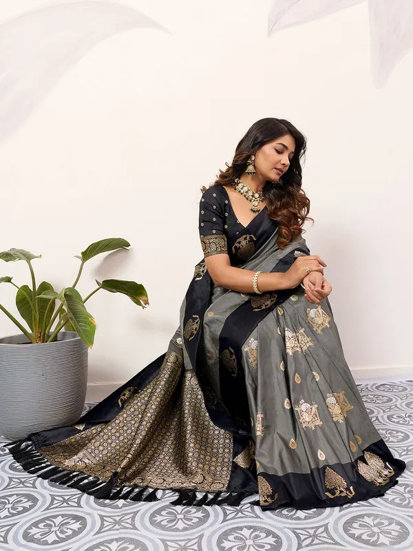 Grey_Color_Premium_Designer_Soft_Silk_Saree_Default_Title