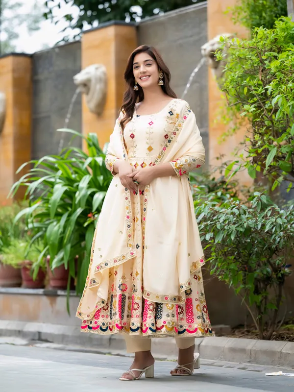 Premium_Cream_Anarkali_Suit_Set_With_Multicolor_Detailing