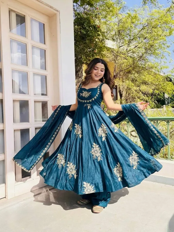 Teal_Readymade_Heavy_Women_S_Designer_Festive_Wear_Salwar_Suit