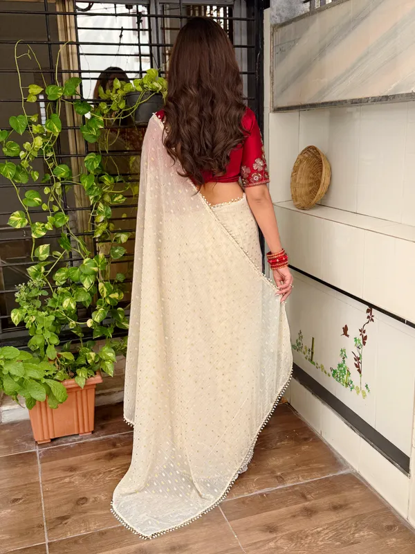 Cream_Crunchy_Georgette_Saree_With_Red_Embroidered_Blouse_Default_Title