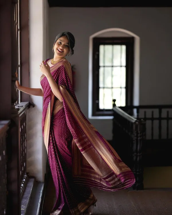Royal_Magenta_Banarasi_Soft_Silk_Saree_With_Gold_Zari_Border_Default_Title