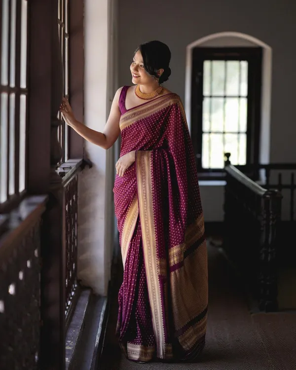 Royal_Magenta_Banarasi_Soft_Silk_Saree_With_Gold_Zari_Border_Default_Title