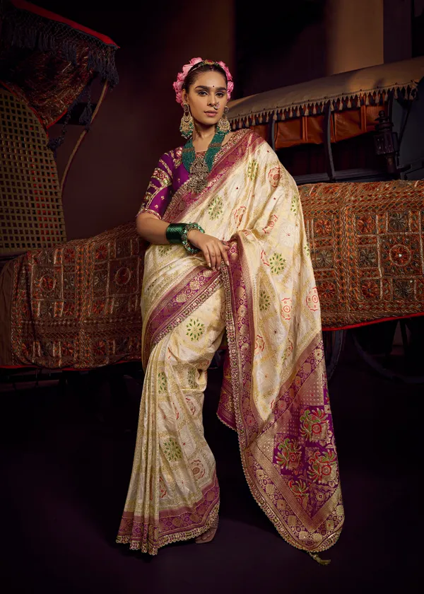 Ivory_White_Pure_Viscose_Dola_Saree_With_Royal_Magenta_Designer_Border_Fancy_Lace_Default_Title