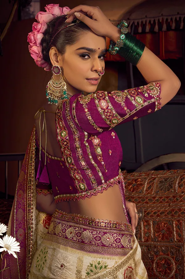 Ivory_White_Pure_Viscose_Dola_Saree_With_Royal_Magenta_Designer_Border_Fancy_Lace_Default_Title