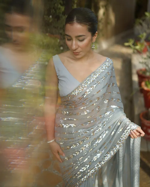 Silver_Grey_Designer_Georgette_Saree_With_Sequin_Embellished_Border_Default_Title