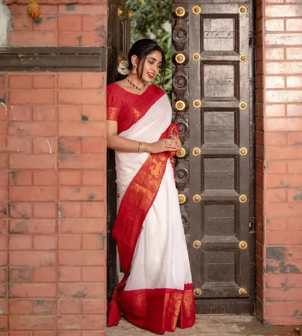 Pearl_White_Banarasi_Soft_Silk_Saree_With_Royal_Red_Zari_Weaving_Jacquard_Border_Default_Title