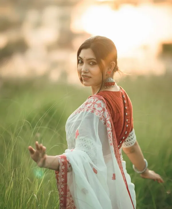 White_Cotton_Silk_Saree_With_Coral_Red_Jacquard_Woven_Border_Default_Title