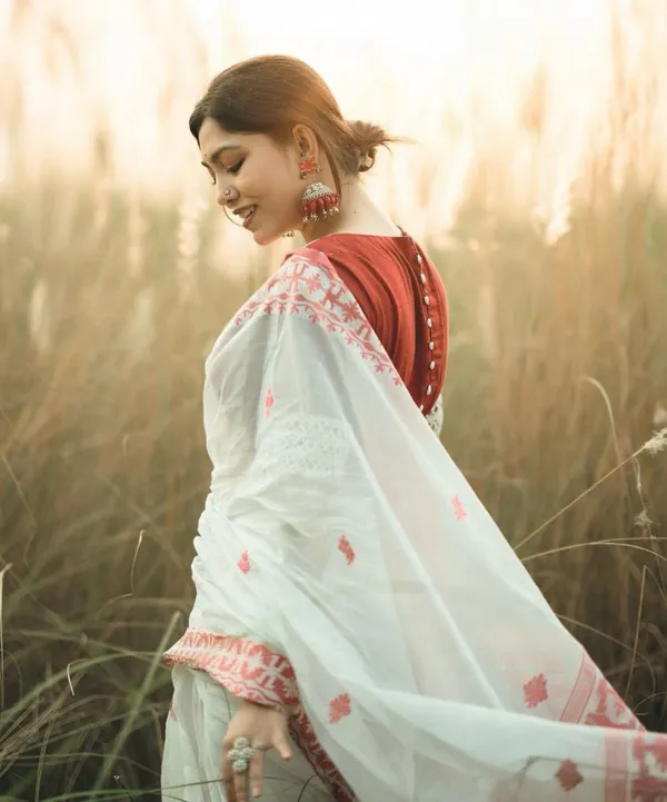 White_Cotton_Silk_Saree_With_Coral_Red_Jacquard_Woven_Border_Default_Title