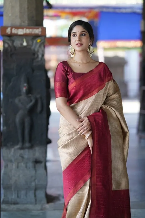 Beige_Banarasi_Soft_Silk_Saree_With_Maroon_Jacquard_Woven_Border_Default_Title
