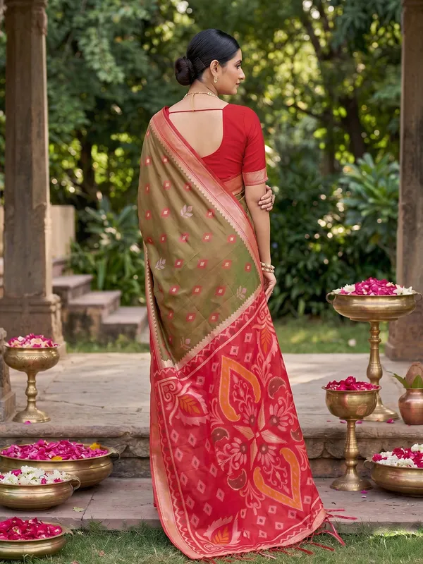 Mehendi_Green_Soft_Silk_Saree_With_Maroon_Designer_Woven_Border_Default_Title