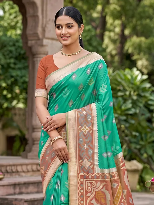 Rama_Green_Soft_Silk_Saree_With_Copper_Brown_Designer_Woven_Border_Default_Title