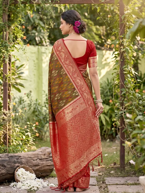 Mehendi_Green_Soft_Silk_Saree_With_Maroon_Designer_Brocade_Border_Default_Title