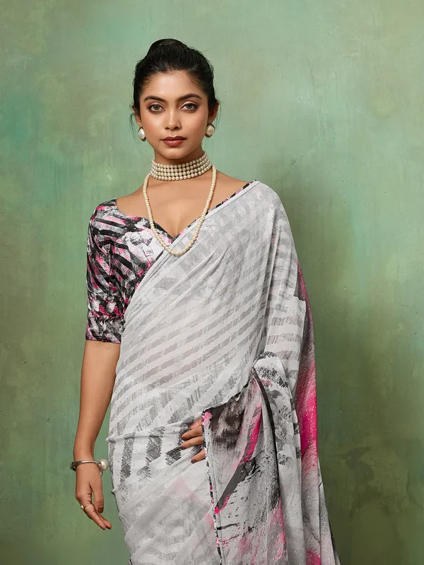 White_Georgette_Saree_With_Black_Pink_Abstract_Border_Default_Title