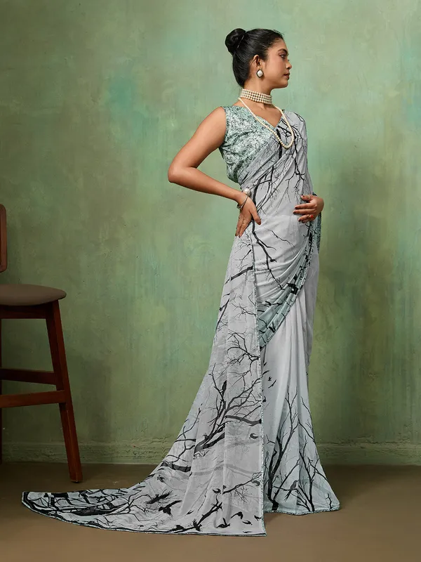 Light_Grey_Georgette_Saree_With_Black_Nature_Print_Border_Default_Title