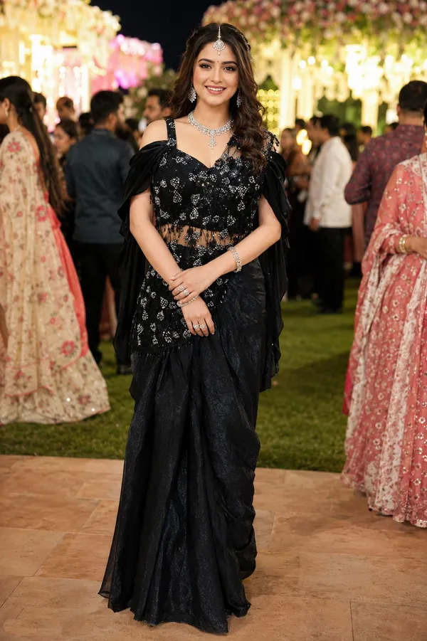 Classic_Black_Ready_To_Wear_Saree_With_Embellished_Designer_Blouse_Default_Title